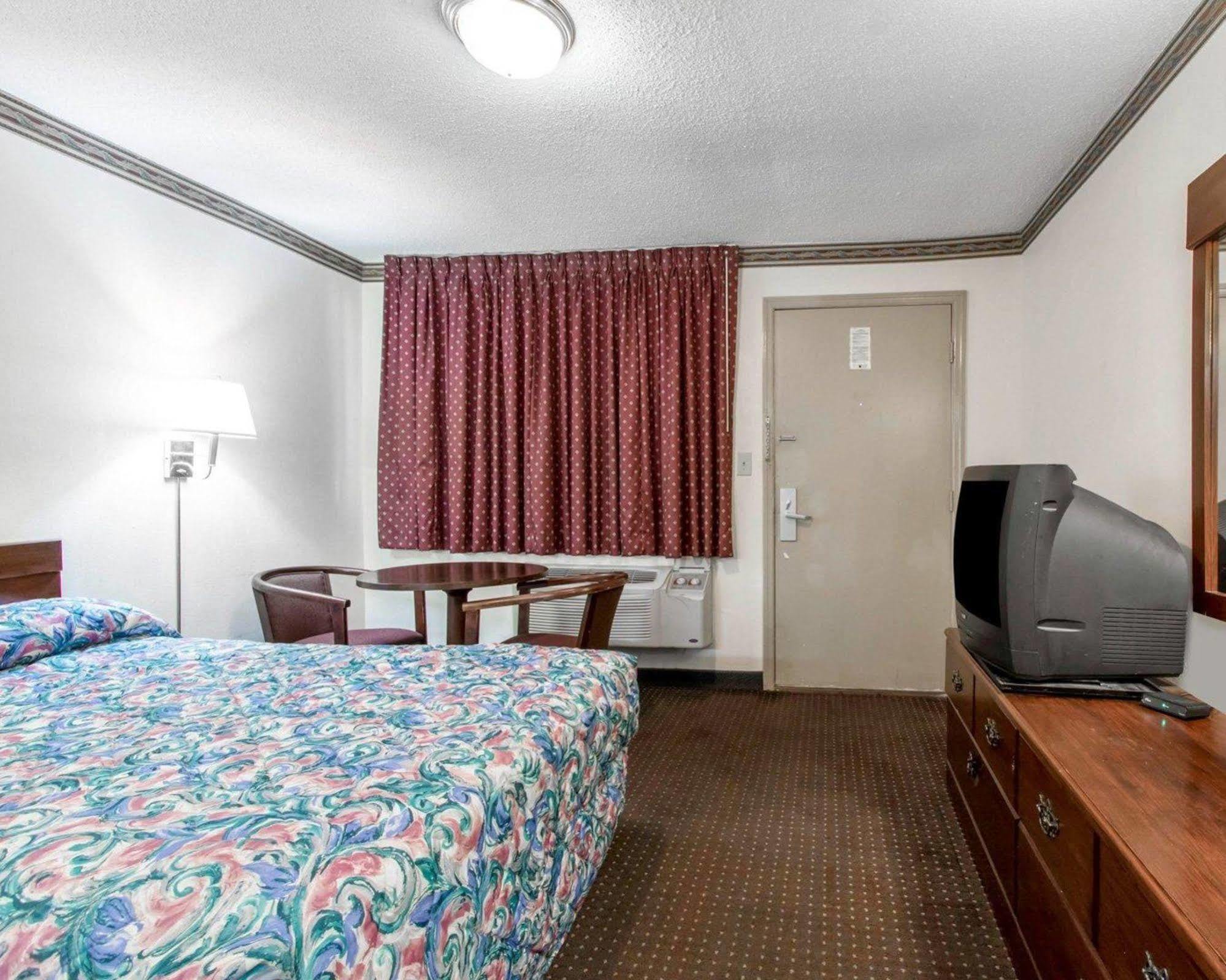Americas Best Value Inn Opelika Εξωτερικό φωτογραφία